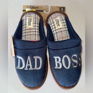 NWT Men's "DAD BOSS" Dearfoams slippers, size Small 7-8